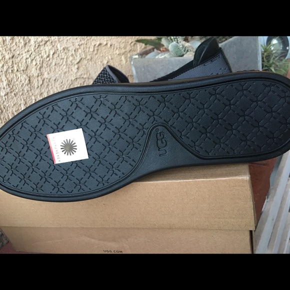 UGG women’s shoes size 8 - Picture 5 of 5